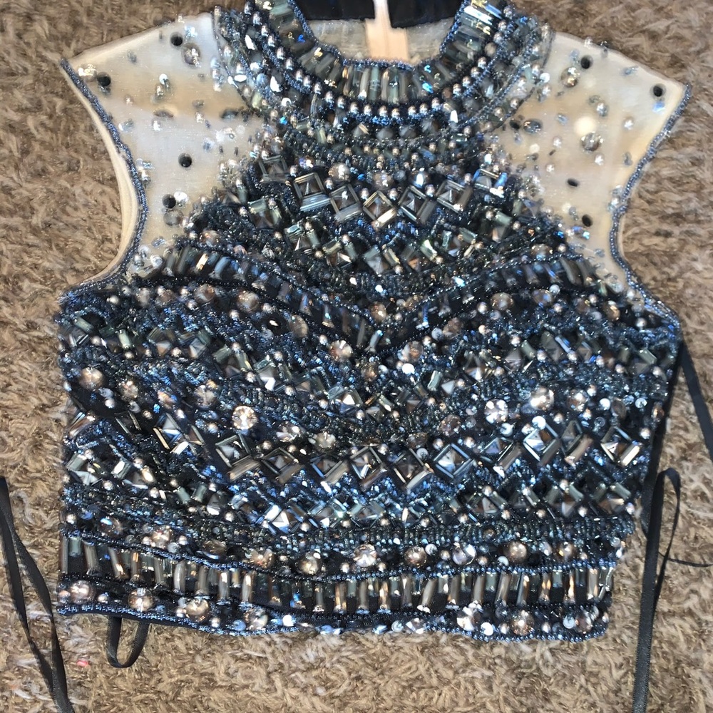 Prom dress! - Picture 3 of 8